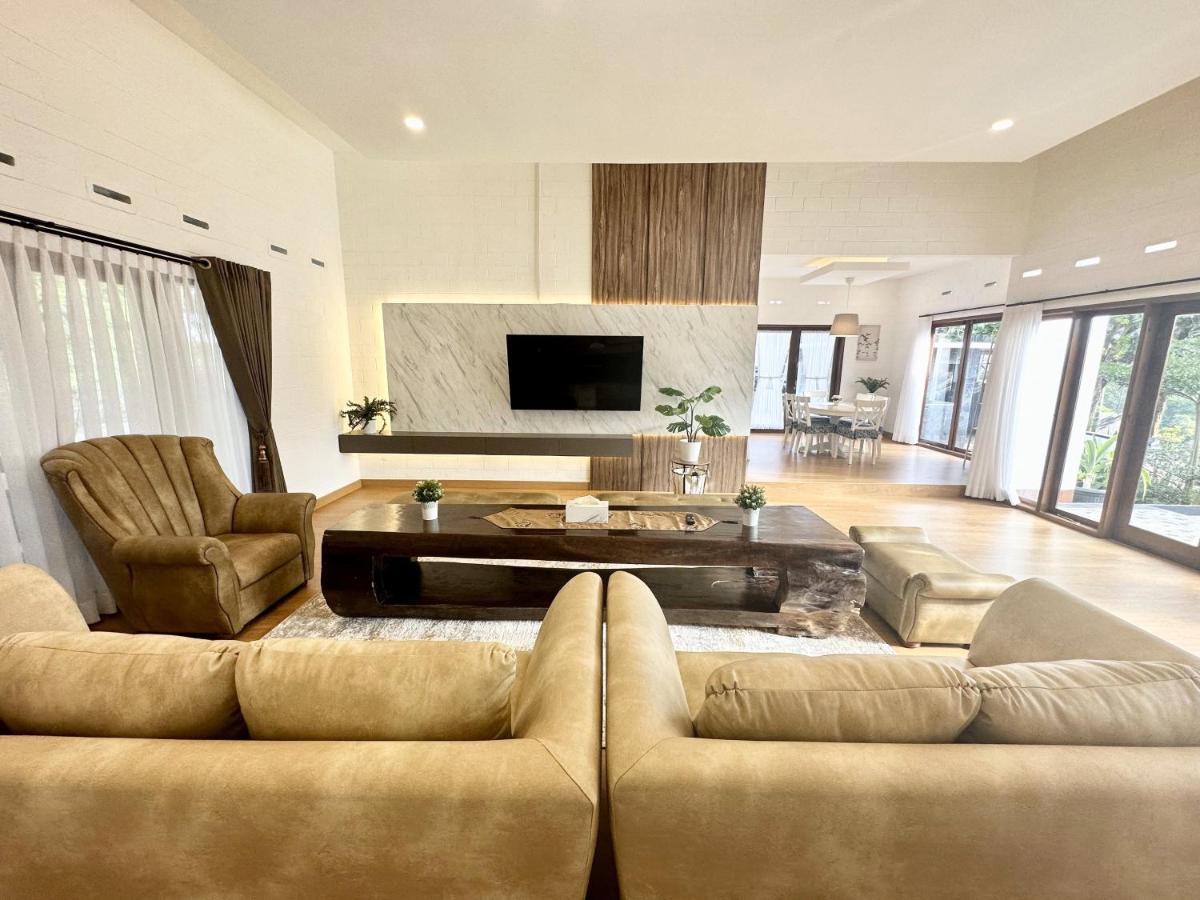 Villa Putih Le Cordon Бандунг Экстерьер фото